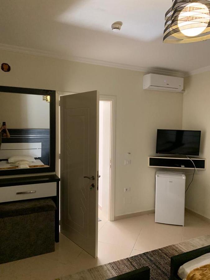 Vila Leo Lux Korce Exterior foto