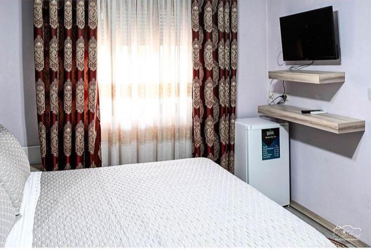 Vila Leo Lux Korce Exterior foto