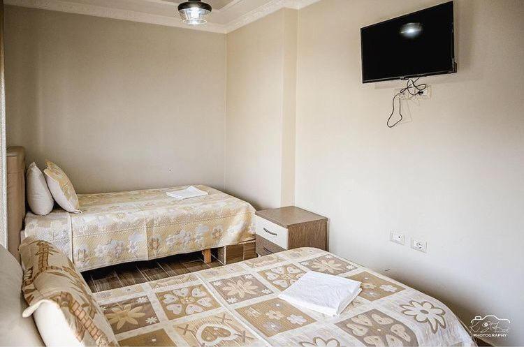 Vila Leo Lux Korce Exterior foto